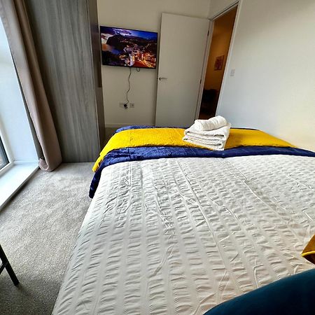 3Bedroom, 2Bathroom, Balcony,Luxury Flat Westfield Londyn Zewnętrze zdjęcie