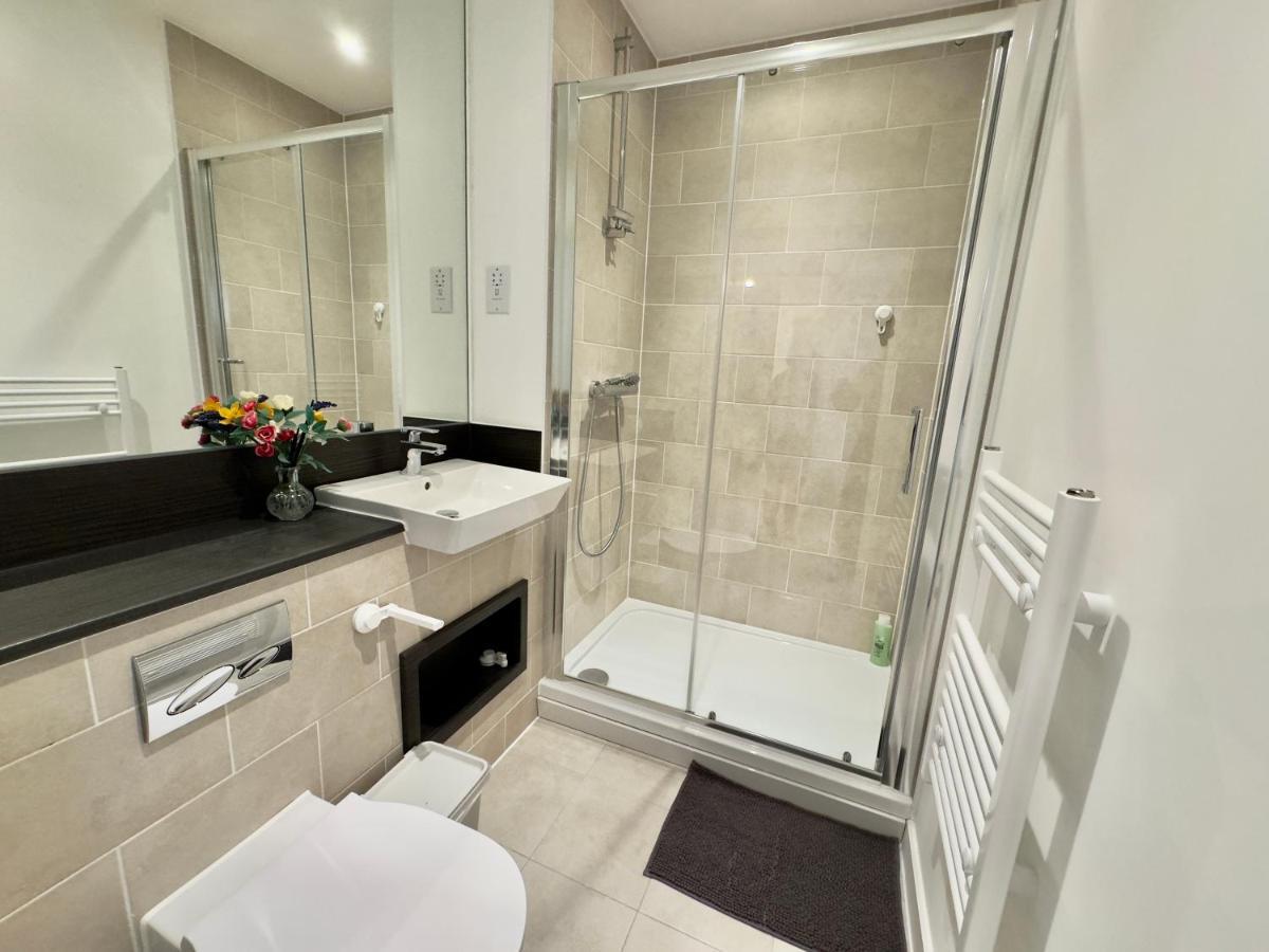 3Bedroom, 2Bathroom, Balcony,Luxury Flat Westfield Londyn Zewnętrze zdjęcie