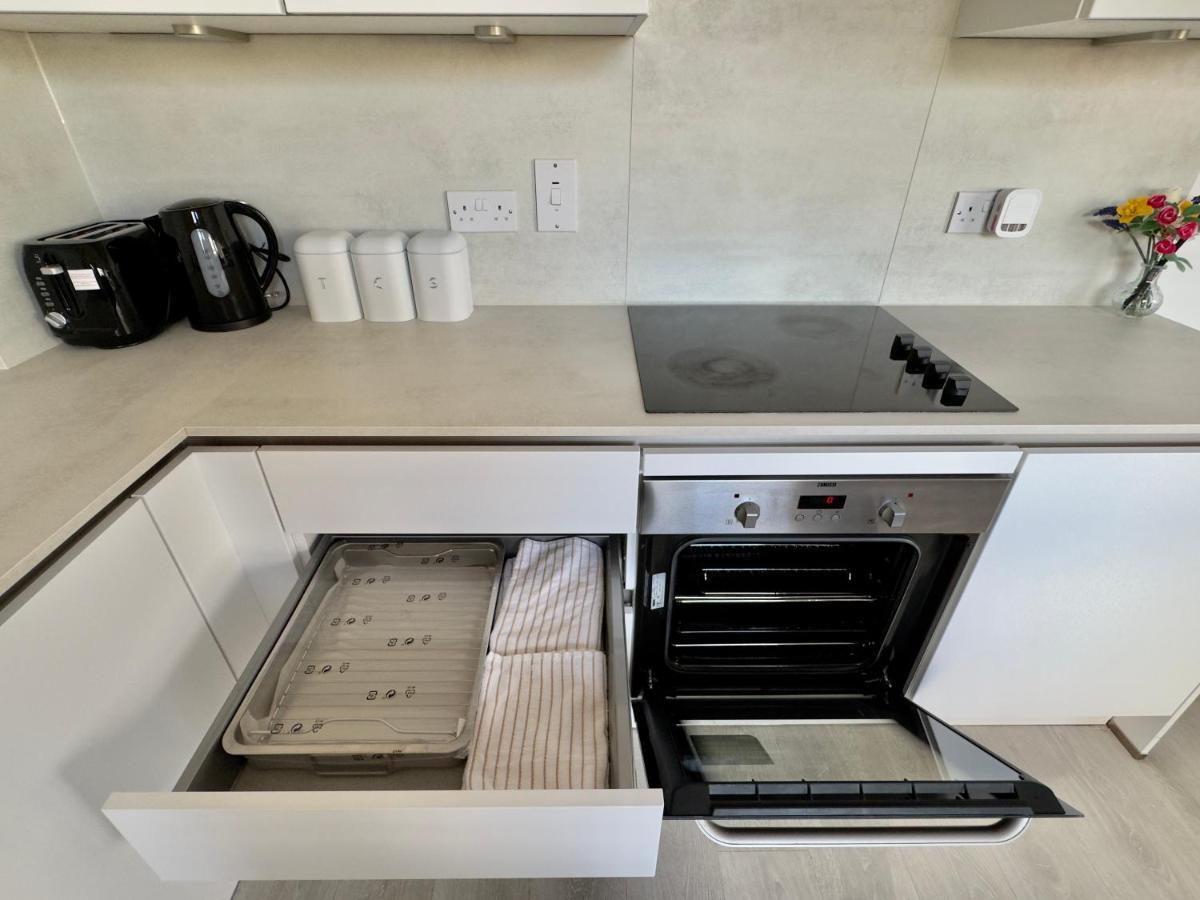 3Bedroom, 2Bathroom, Balcony,Luxury Flat Westfield Londyn Zewnętrze zdjęcie