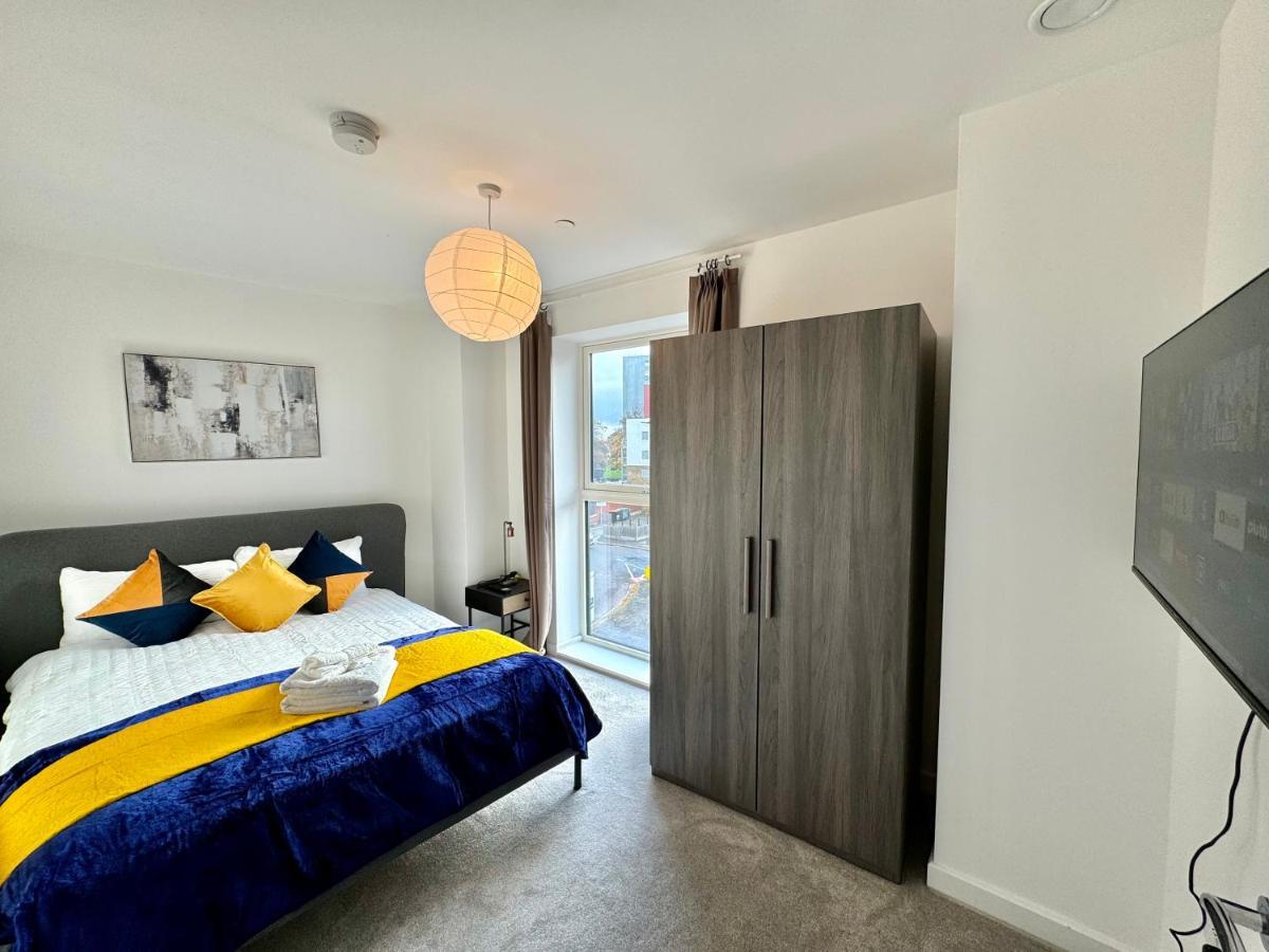 3Bedroom, 2Bathroom, Balcony,Luxury Flat Westfield Londyn Zewnętrze zdjęcie