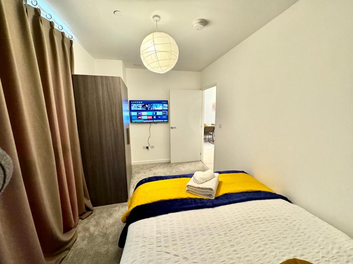 3Bedroom, 2Bathroom, Balcony,Luxury Flat Westfield Londyn Zewnętrze zdjęcie