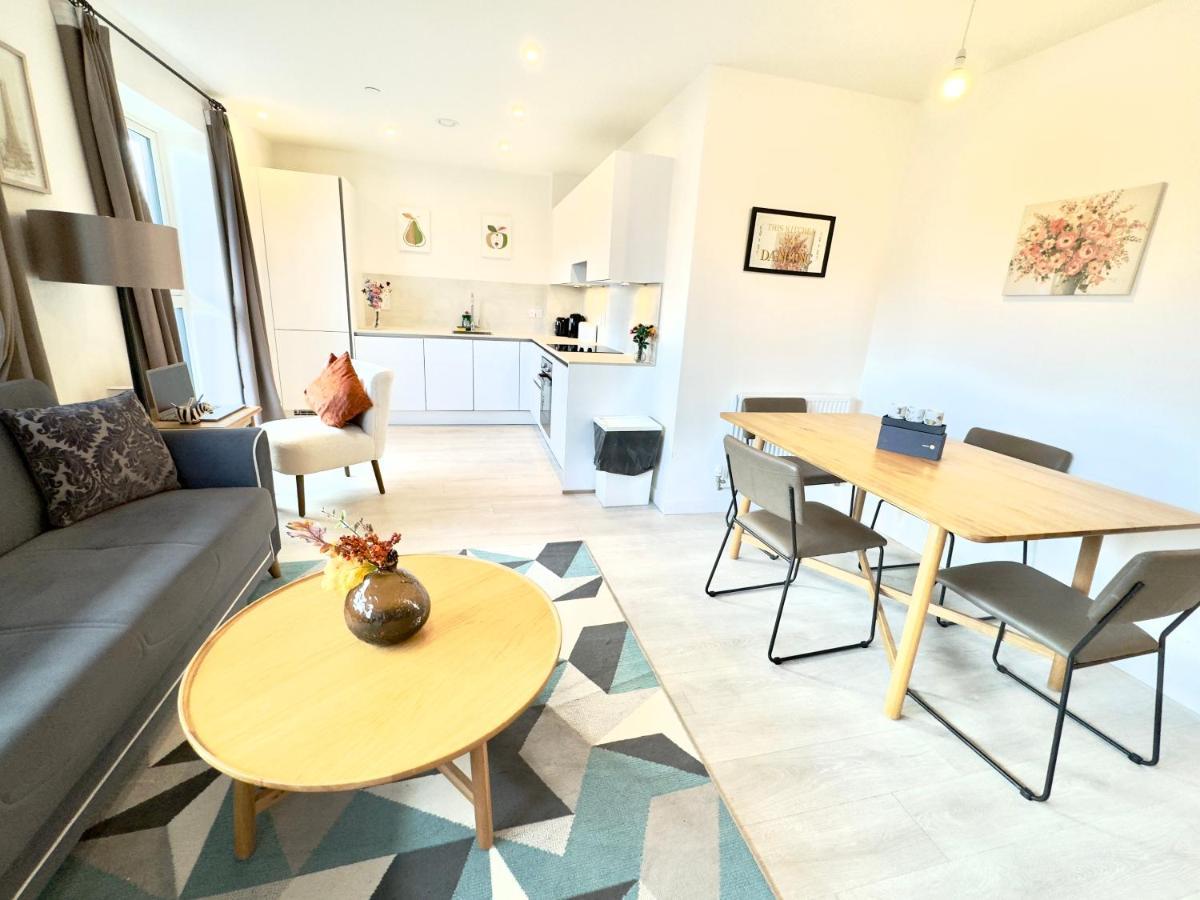 3Bedroom, 2Bathroom, Balcony,Luxury Flat Westfield Londyn Zewnętrze zdjęcie