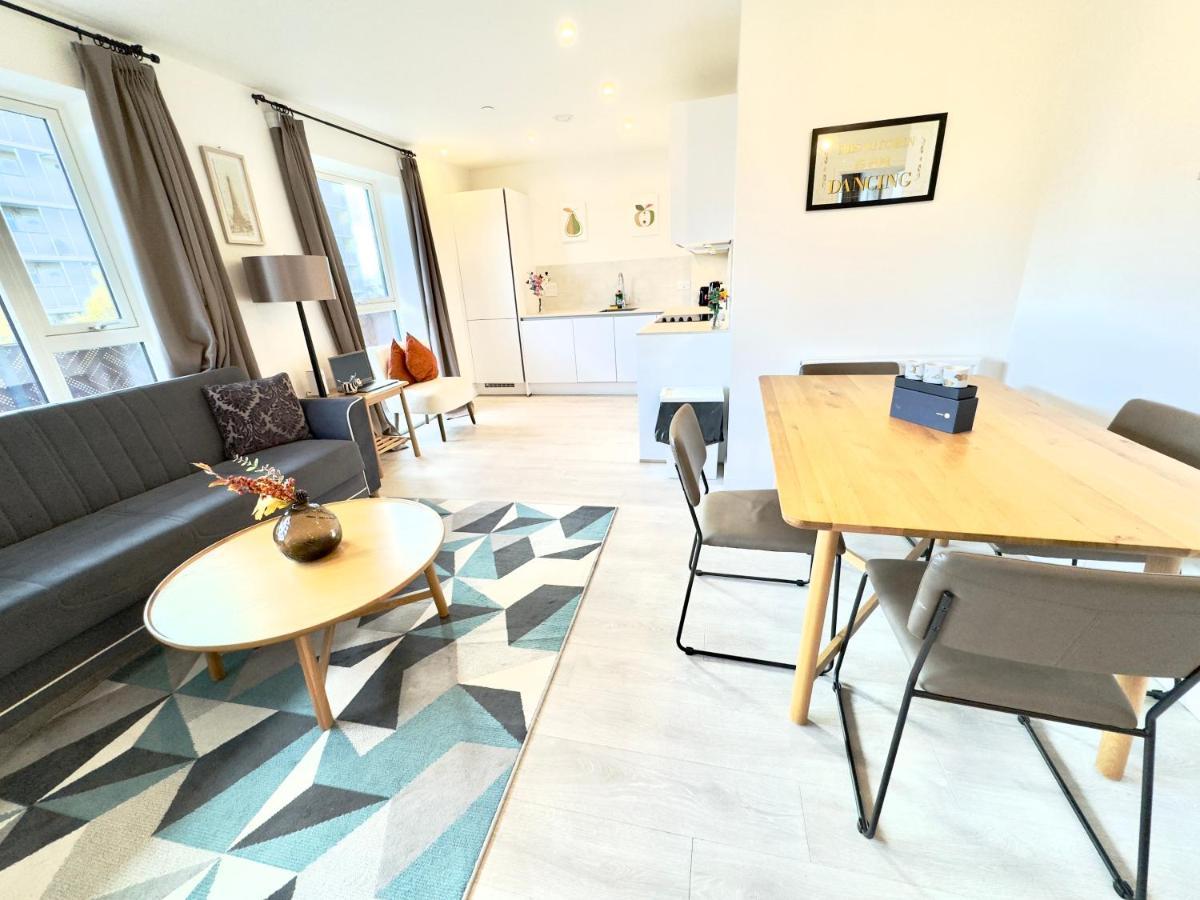 3Bedroom, 2Bathroom, Balcony,Luxury Flat Westfield Londyn Zewnętrze zdjęcie