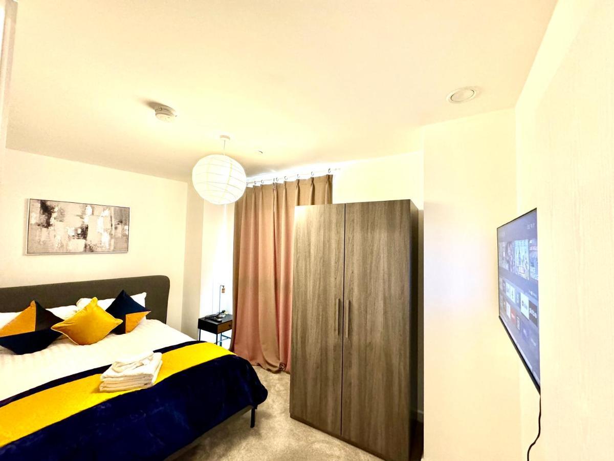 3Bedroom, 2Bathroom, Balcony,Luxury Flat Westfield Londyn Zewnętrze zdjęcie