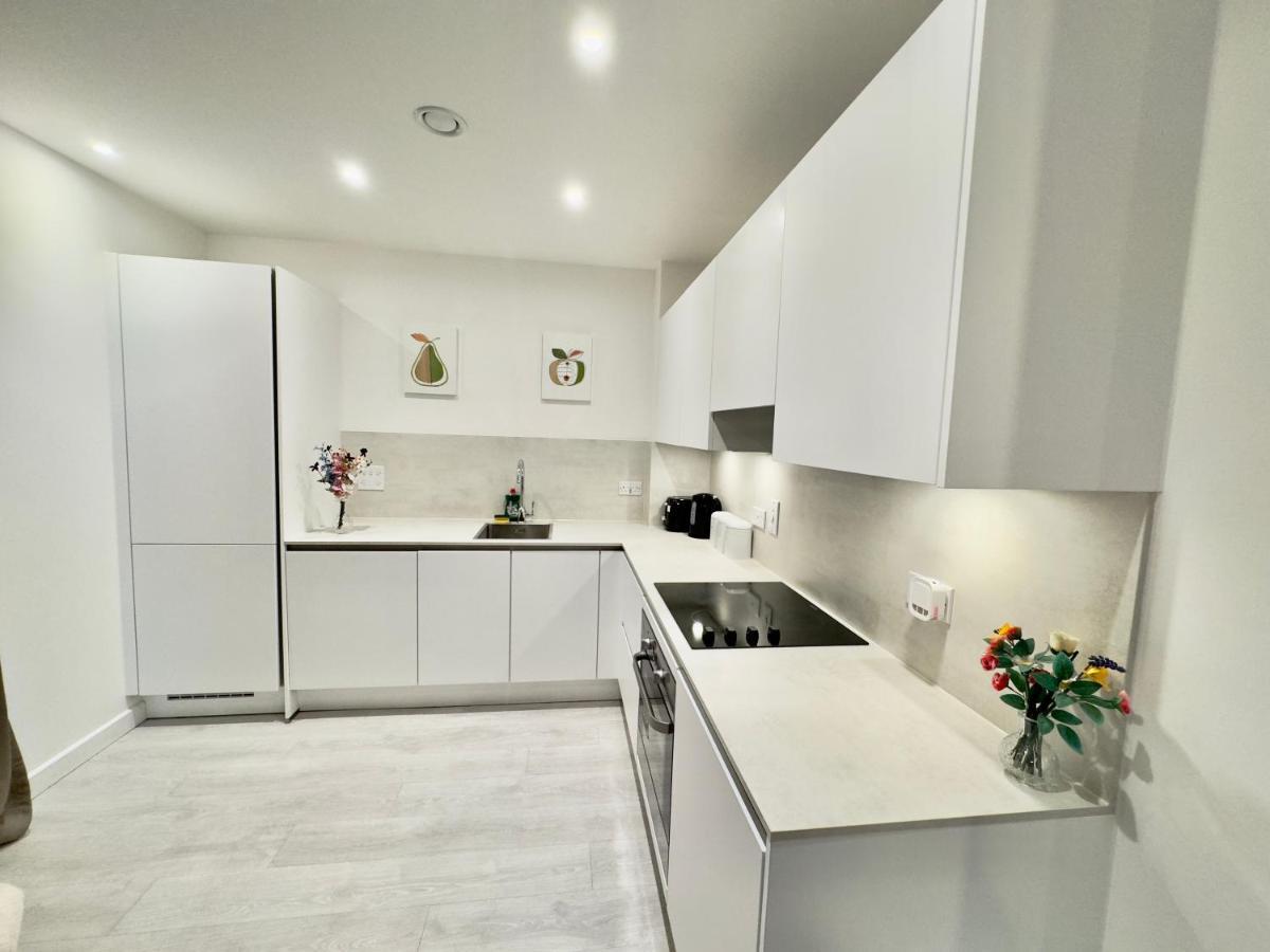 3Bedroom, 2Bathroom, Balcony,Luxury Flat Westfield Londyn Zewnętrze zdjęcie