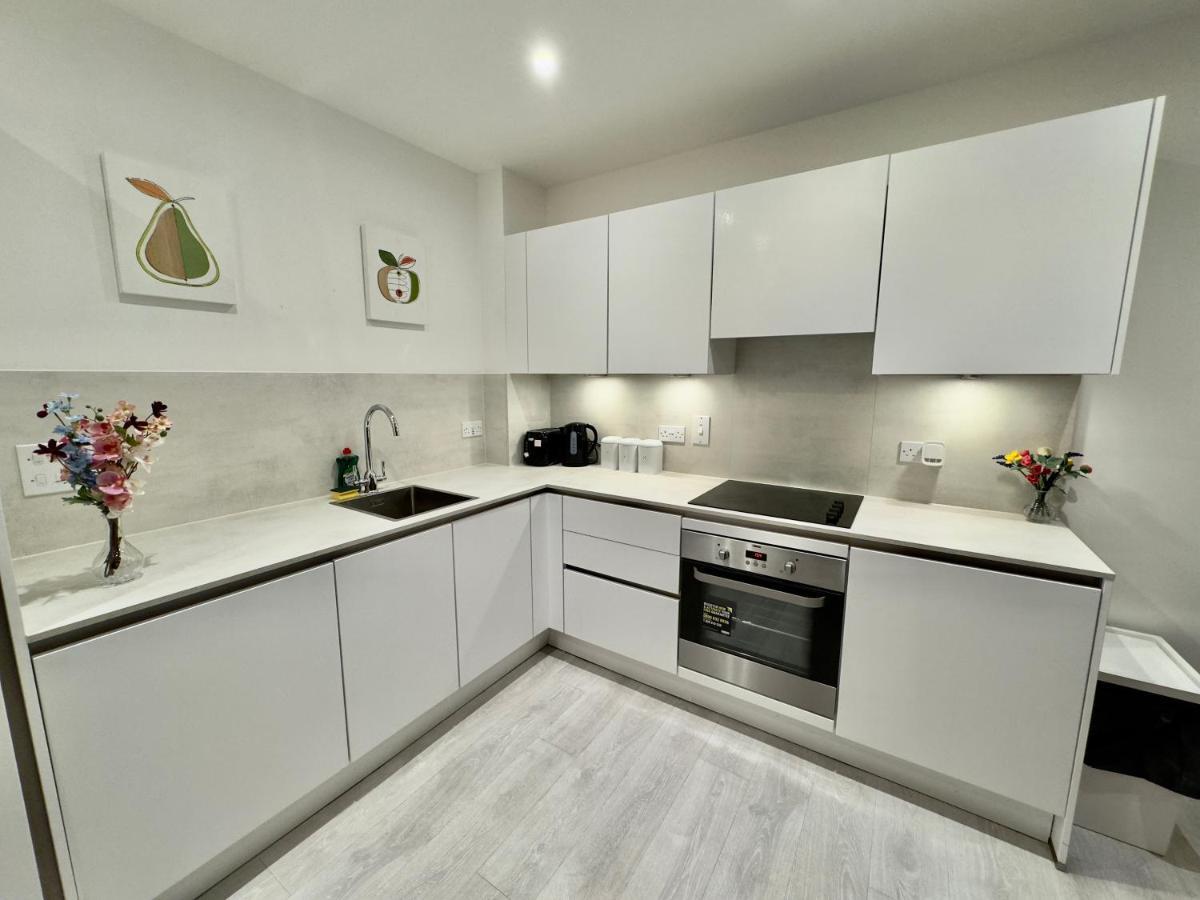 3Bedroom, 2Bathroom, Balcony,Luxury Flat Westfield Londyn Zewnętrze zdjęcie
