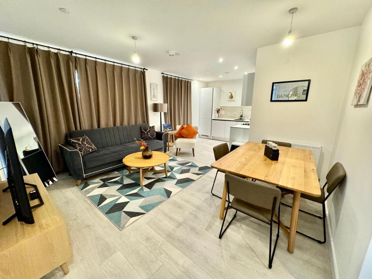 3Bedroom, 2Bathroom, Balcony,Luxury Flat Westfield Londyn Zewnętrze zdjęcie