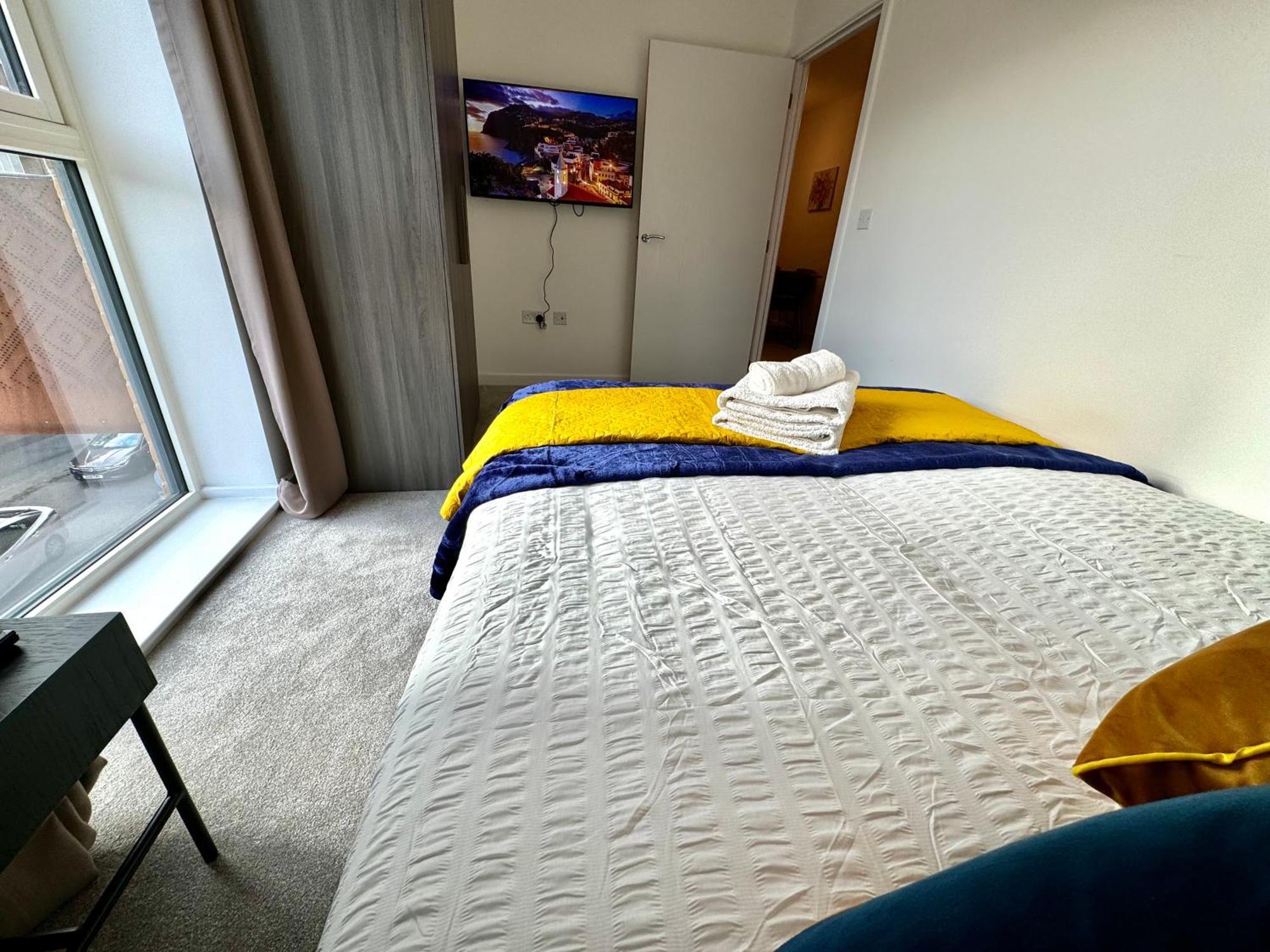 3Bedroom, 2Bathroom, Balcony,Luxury Flat Westfield Londyn Zewnętrze zdjęcie