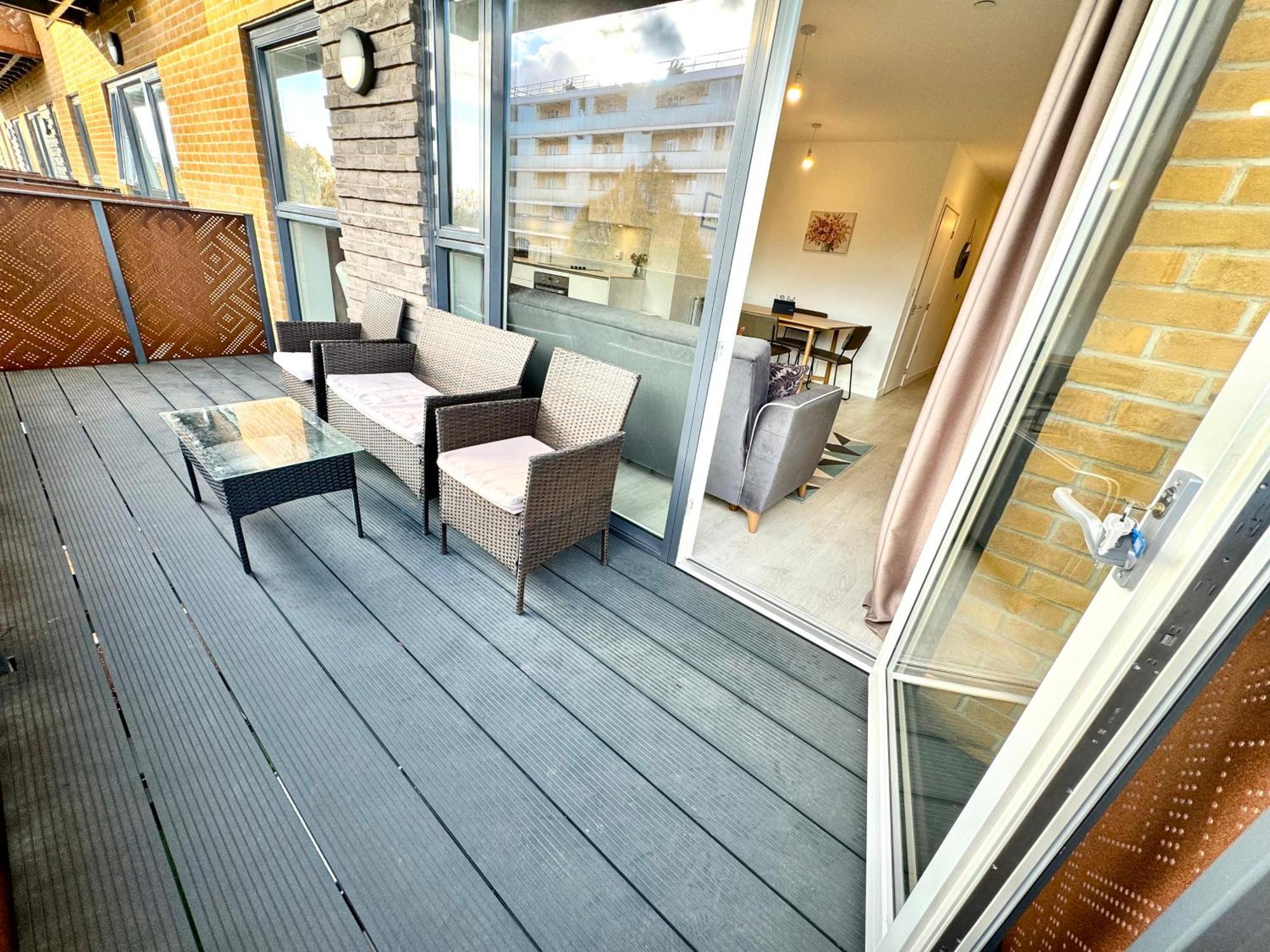 3Bedroom, 2Bathroom, Balcony,Luxury Flat Westfield Londyn Zewnętrze zdjęcie